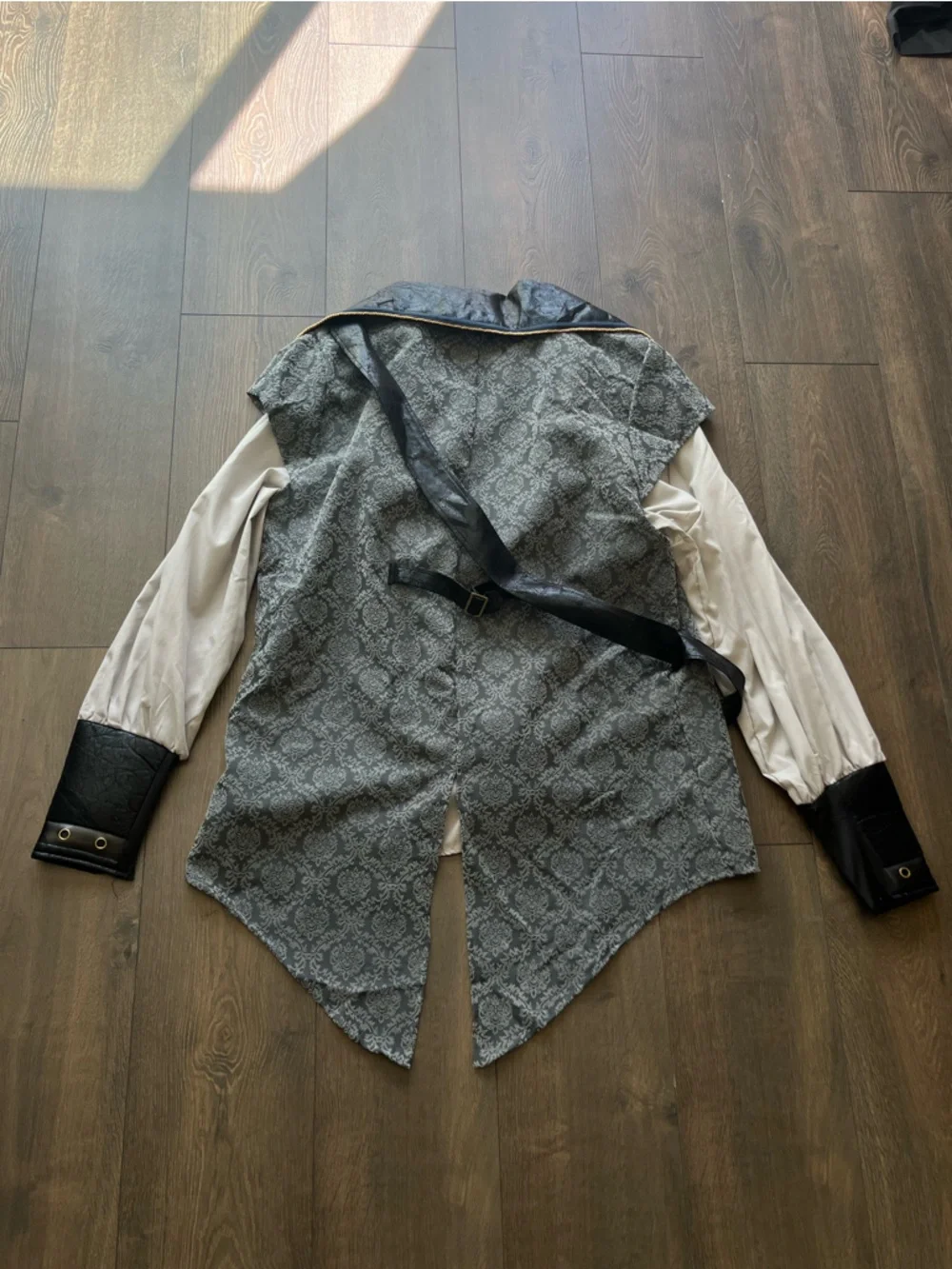 Spirit Halloween Pirate Costume - Picture 3 of 15